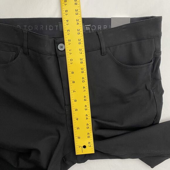 Torrid Cropped Pants Pixie Skinny Bombshell Womens 20R Black Stretch NWT - Picture 10 of 10